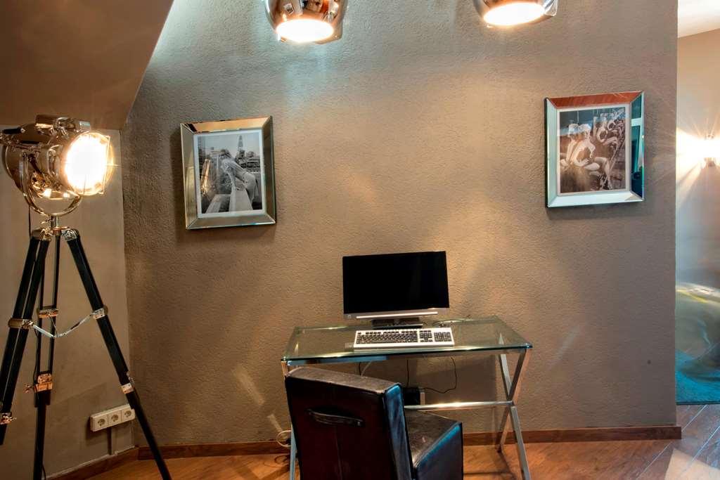 Tryp By Wyndham Bremen Airport Hotel Интериор снимка