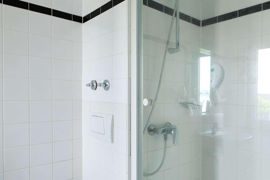 Tryp By Wyndham Bremen Airport Hotel Екстериор снимка