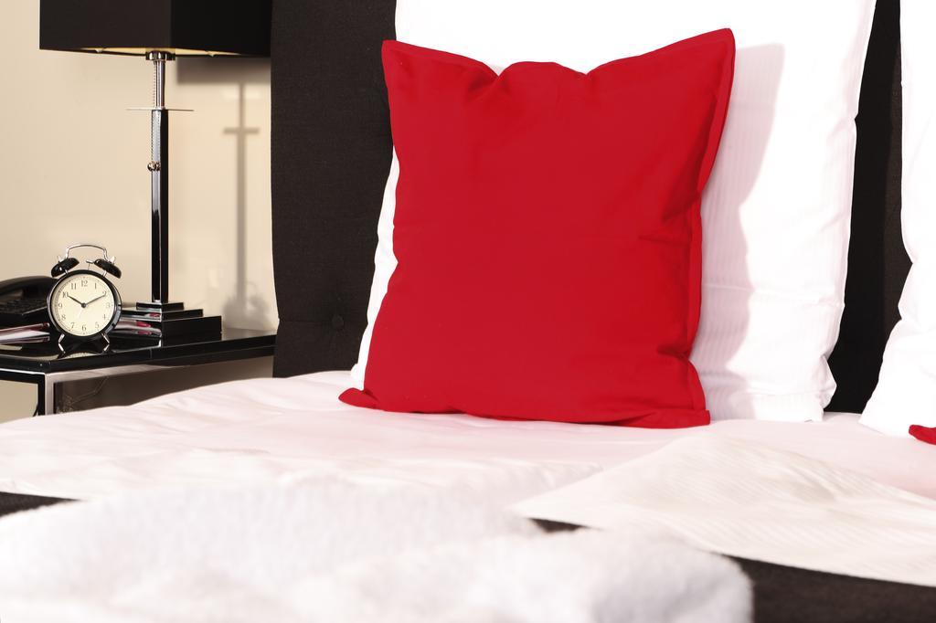 Tryp By Wyndham Bremen Airport Hotel Стая снимка