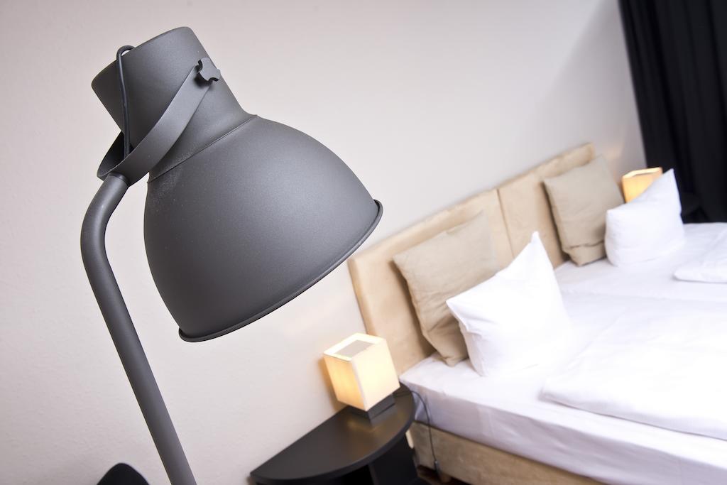 Tryp By Wyndham Bremen Airport Hotel Стая снимка