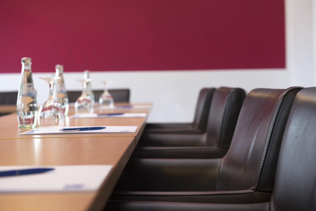 Tryp By Wyndham Bremen Airport Hotel Бизнес снимка