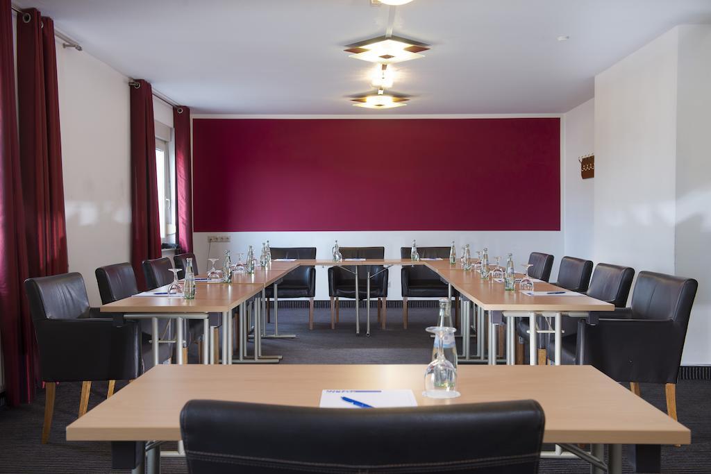 Tryp By Wyndham Bremen Airport Hotel Бизнес снимка
